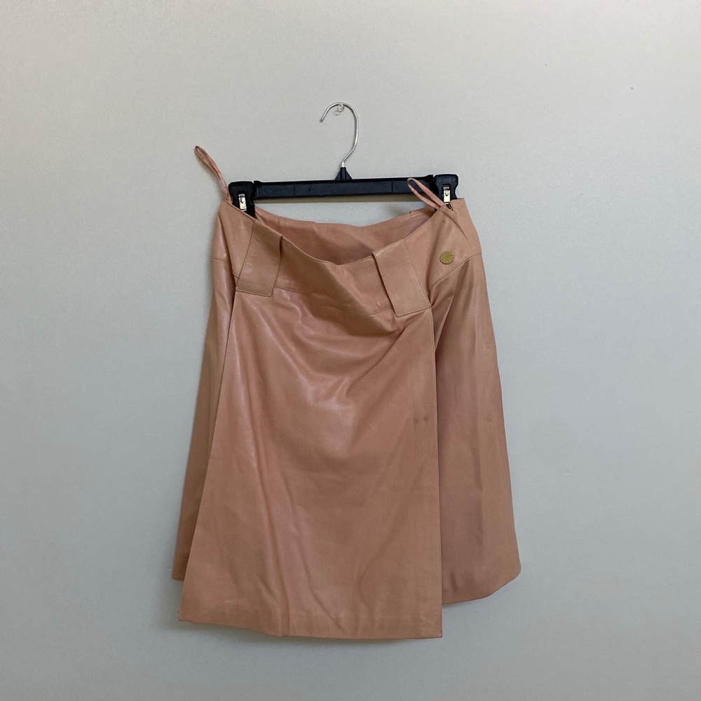 CHANEL light pink leather skirt
